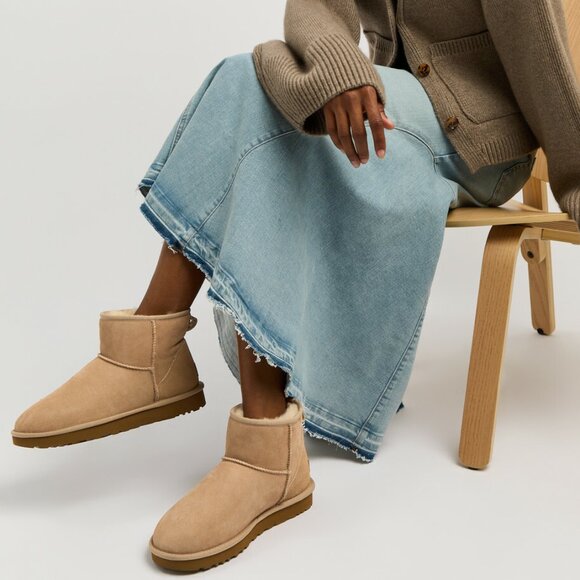 UGG Women's Classic Mini II Boot - Picture 1 of 4